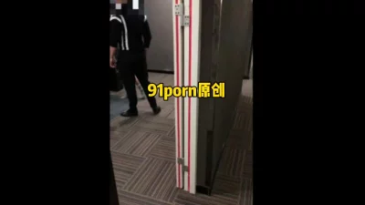 老婆和单男偷情干柴烈火疯狂做爱太刺激了