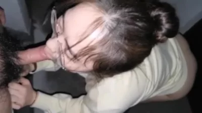 光屁股研究生眼镜学姐教学楼挨草！爽！